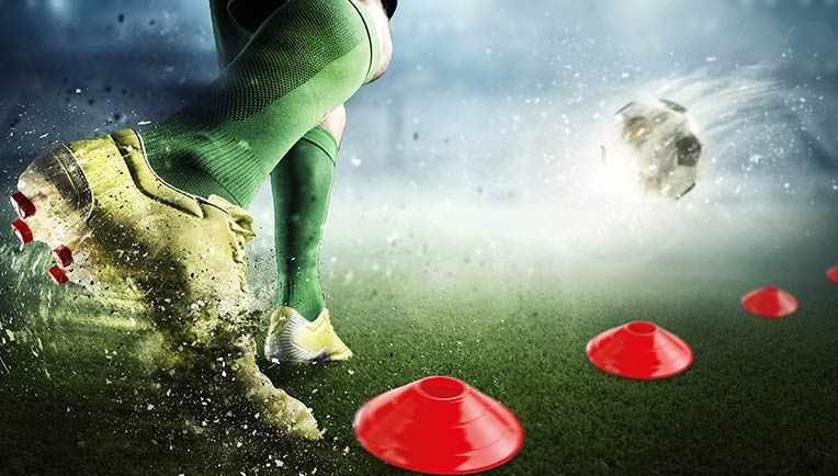 fussball-torwand-kopfball-pendel-fussball-uebung