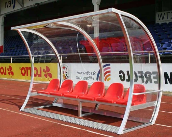 Spielerkabine Super mit Sitzschalen